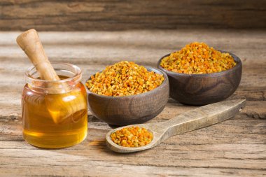 Toz polen ve doğal bal