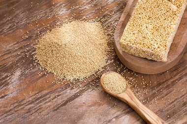 Tahıl ve bar (Amaranthus solmayan çiçek)