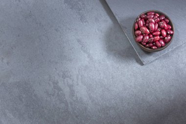 Çiğ kırmızı fasulye - Phaseolus vulgaris. Üstten görünüm