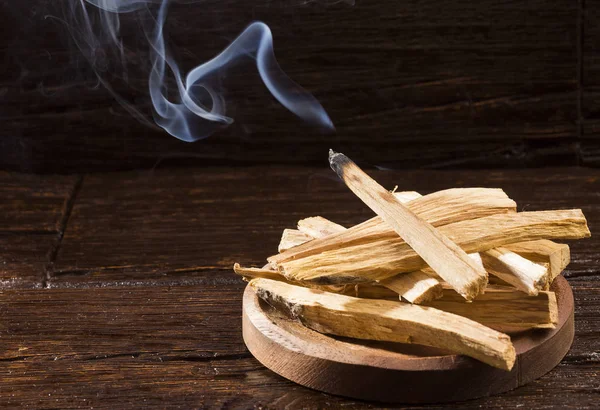 Kutsal odun ya da kutsal ağaç Bursera mezarlığı