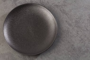 Siyah porselen tabak - üstten görünüm