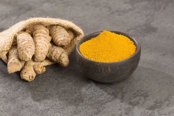 Wurzeln Und Kurkuma Pulver Curcuma Longa — Stockfoto