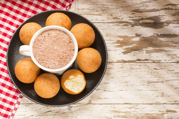 Bunuelos Comida Tradicional Colombiana Pan Queso Frito Profundo Bebida Caliente —  Fotos de Stock