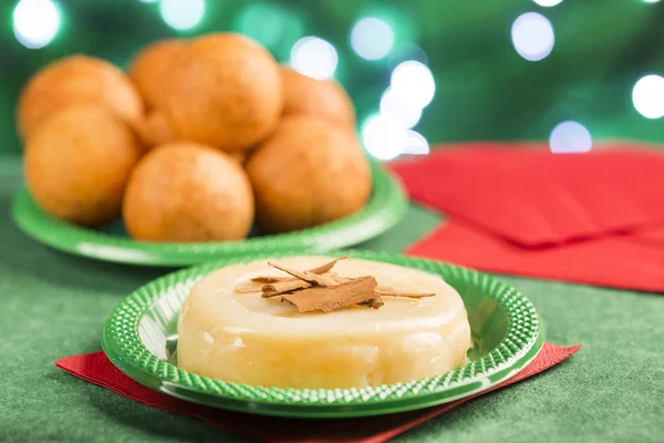 Bunuelos Natilla Colombian Christmas Food — Stock Photo, Image