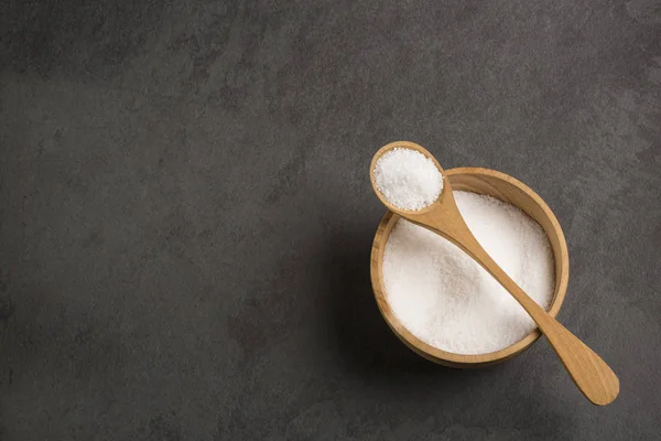 Deniz tuz kristallerinin - gri arka plan. Metin için yer