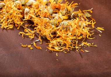Kurutulmuş calendula çiçek - Calendula officinalis. Metin alanı