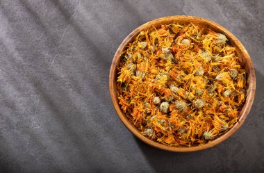 Kurutulmuş calendula çiçek - Calendula officinalis.