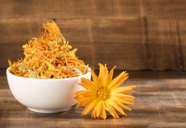 Kurutulmuş calendula çiçek - Calendula officinalis.