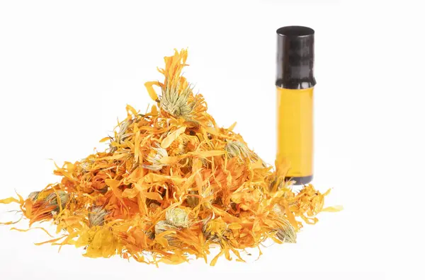 Olio Essenziale Aromaterapia Con Fiori Calendula Calendula Officinalis Fondo Bianco — Foto Stock