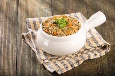 Bir kase - Lens culinaris içinde pişmiş mercimek