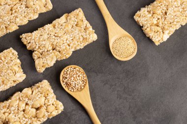 Mısır gevreği barlar - Amaranthus solmayan çiçek tohumları