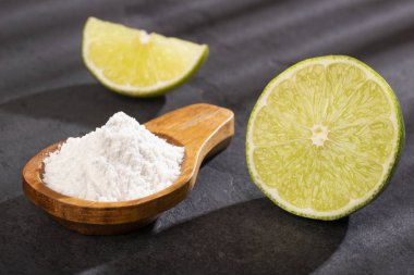 Pişirme soda (sodyum bikarbonat) ve limon - narenciye × latifolia