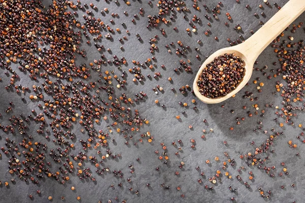Frön av svart quinoa-Chenopodium quinoa. Topp-vy — Stockfoto