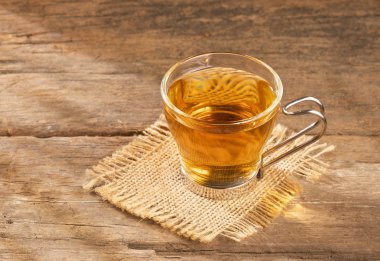 Limon Verbena ile çay-Aloysia citrodora. Ahşap arka plan