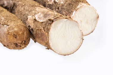 Manihot esculenta (kassava, yuca, manioc, mandioca, Brezilya ok kökü)