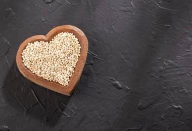 Organik Quinoa tohumları-Chenopodium Quinoa. Metin alanı