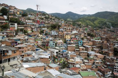 Medell n, Antioquia / Kolombiya - 8 Temmuz 2019. Komün 13, San Javier şehrin Batı Merkez Bölgesi'nin batısında bulunan şehrin 16 komünlerinden biridir.