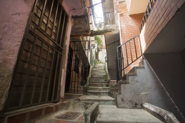 Medell n, Antioquia / Kolombiya - 8 Temmuz 2019. Komün 13, San Javier şehrin Batı Merkez Bölgesi'nin batısında bulunan şehrin 16 komünlerinden biridir.