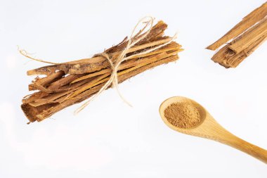 Uncaria tomentosa-Perulu bitki kedi pençe.