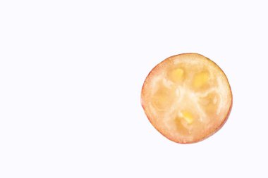 Psidium cattleianum - Çilek guavas. Beyaz arka plan