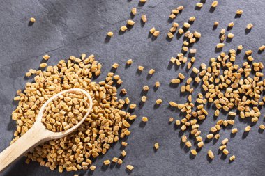 Organik çınar ağacı tohumları - Methi Dana