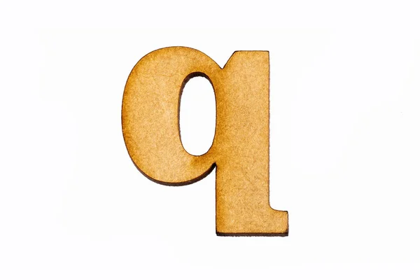 Mała litera q w drewnie-białe tło — Zdjęcie stockowe