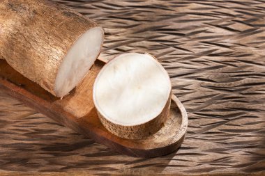 Manihot esculenta - Manyok ham yumru