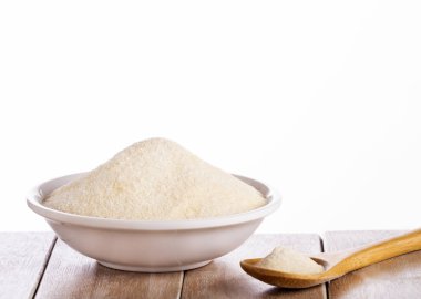 Hydrolyzed kollajen temelde bizim cilt esnekliğini sağlar. Kadının elleri