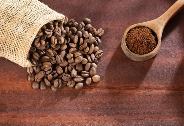 Καφές καβουρντισμένος και αλεσμένος - Coffea — Φωτογραφία Αρχείου