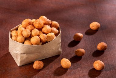 Kağıt torbada organik Meksika fıstığı - Arachis hipogaea