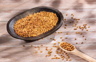 Tahta kasede çemen otu organik tohumları Trigonella foenum graecum