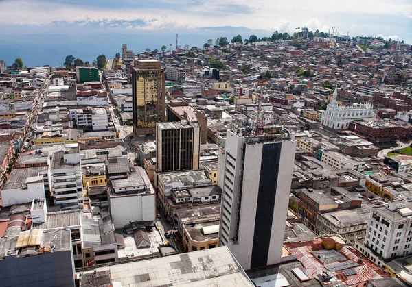 Manizales, Caldas / Kolombiya - Haziran 08, 2013. Manizales şehrinin panoramik görüntüsü, 12 Ekim 1849 'da kuruldu..