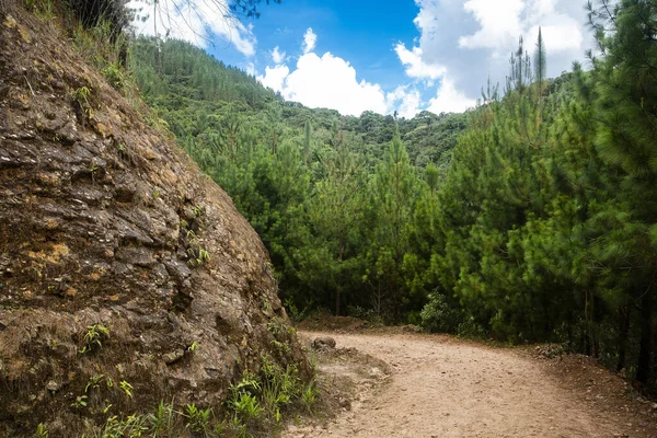 Retiro Antioquia Kolumbien Oktober 2020 Berglandschaft Mit Straße Und Steinmauer — Stockfoto