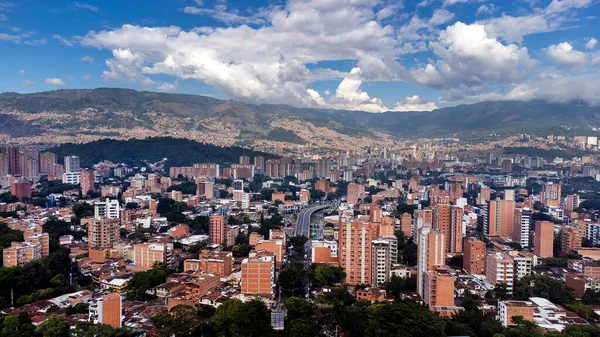 Medellin, Antioquia, Kolombiya - 10 Ağustos 2025. Medellin, Kolombiya 'nın Antioquia eyaletinin başkentidir..