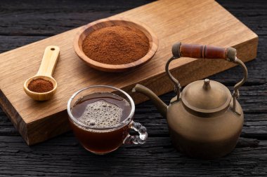 Kahve fincanda sıcak hazır kahve - kahve