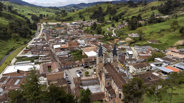 Belmira, Antioquia, Kolombiya. 16 Haziran 2025. Belediye dağlarla çevrili, 6.463 kişi yaşıyor..