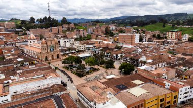San Pedro de los Milagros, Antioquia, Kolombiya. 16 Haziran 2025. Andes 'in orta kesiminde, dağlık bir yerleşim birimidir..
