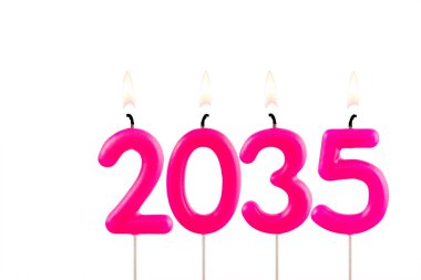 2035 yılının başarıları - Mumlar yanıp kül olan sayılar şeklinde