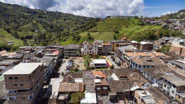 Granada, Antioquia, Kolombiya. 28 Haziran 2025. Belediye dağlarla çevrili, 9204 kişi yaşıyor..