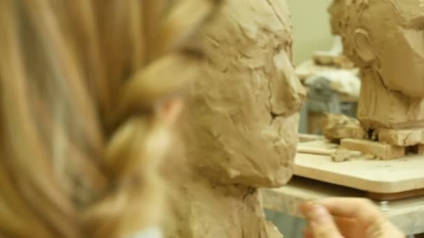 雕塑艺术的创造性方法掌握艺术 — 图库视频影像