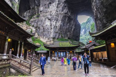 Üç Doğal Köprüler Ulusal Geopark (Tian Keng San Qiao) Chongqing Wulong Unesco dünya mirası, Çin.