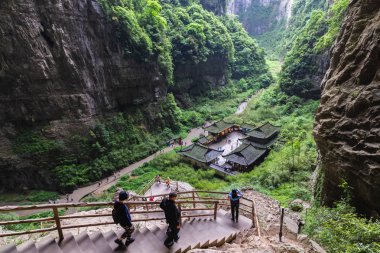 Üç Doğal Köprüler Ulusal Geopark (Tian Keng San Qiao) Chongqing Wulong Unesco dünya mirası, Çin.