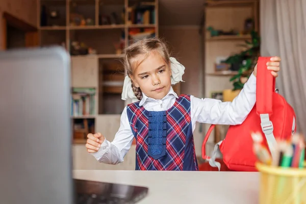 Terug Naar School Nieuw Normaal Onderwijs Schattig Meisje Schooluniform Die — Stockfoto