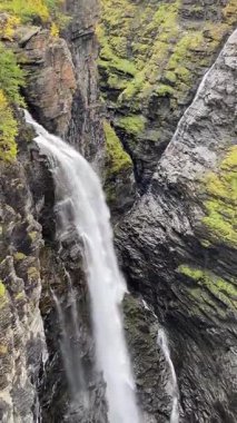 Kuzey Norveç 'teki Gorsabru Gorsa köprüsünün hava manzarası.. 