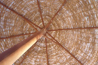 Denizde saman şemsiye