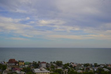 Şehir, deniz bir yükseklikten görüntüsü