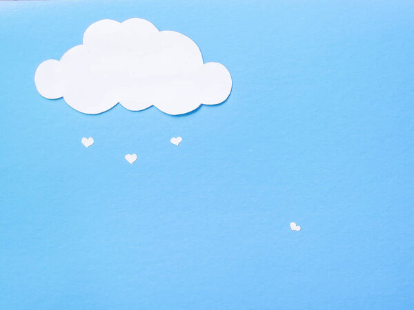 Бумажные тучи, с которых падают бумажные сердца
.