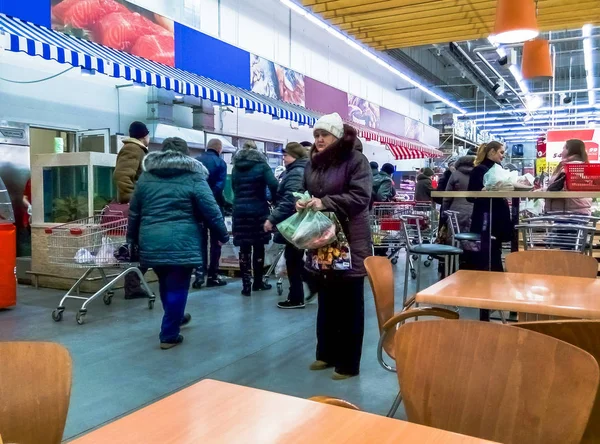 Ukrayna Berdyansk Kasım 2018 Süpermarket Kişilik Büyük Bir Kalabalık Satışında — Stok fotoğraf