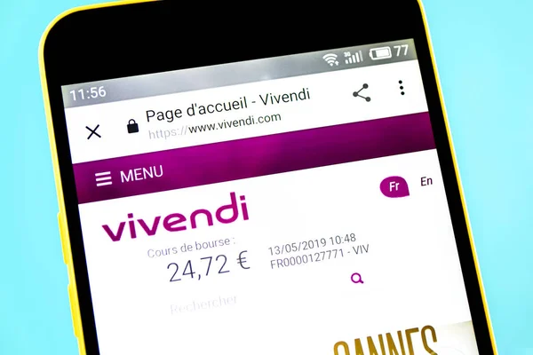 Berdyansk, Ukrayna - 14 Mayıs 2019: Vivendi web sitesinin açıklayıcı başyazı. Vivendi logosu telefon ekranında görünür.