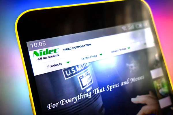 Berdyansk, Ukrayna - 30 Mart 2019: Açıklayıcı Editoryal, Nidec web sitesi ana sayfası. Nidec logosu telefon ekranında görünür.